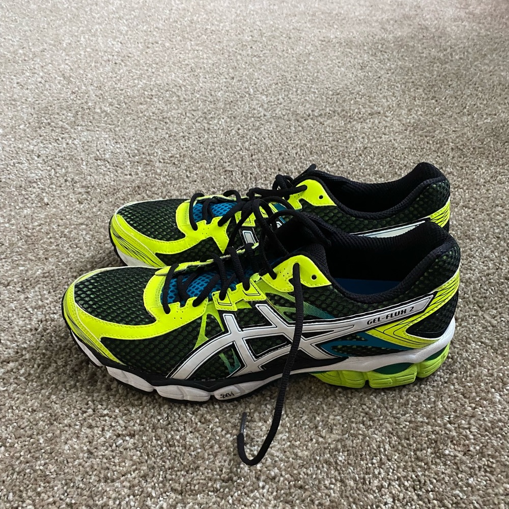 Men’s size 11- ASICS gel-flux 2